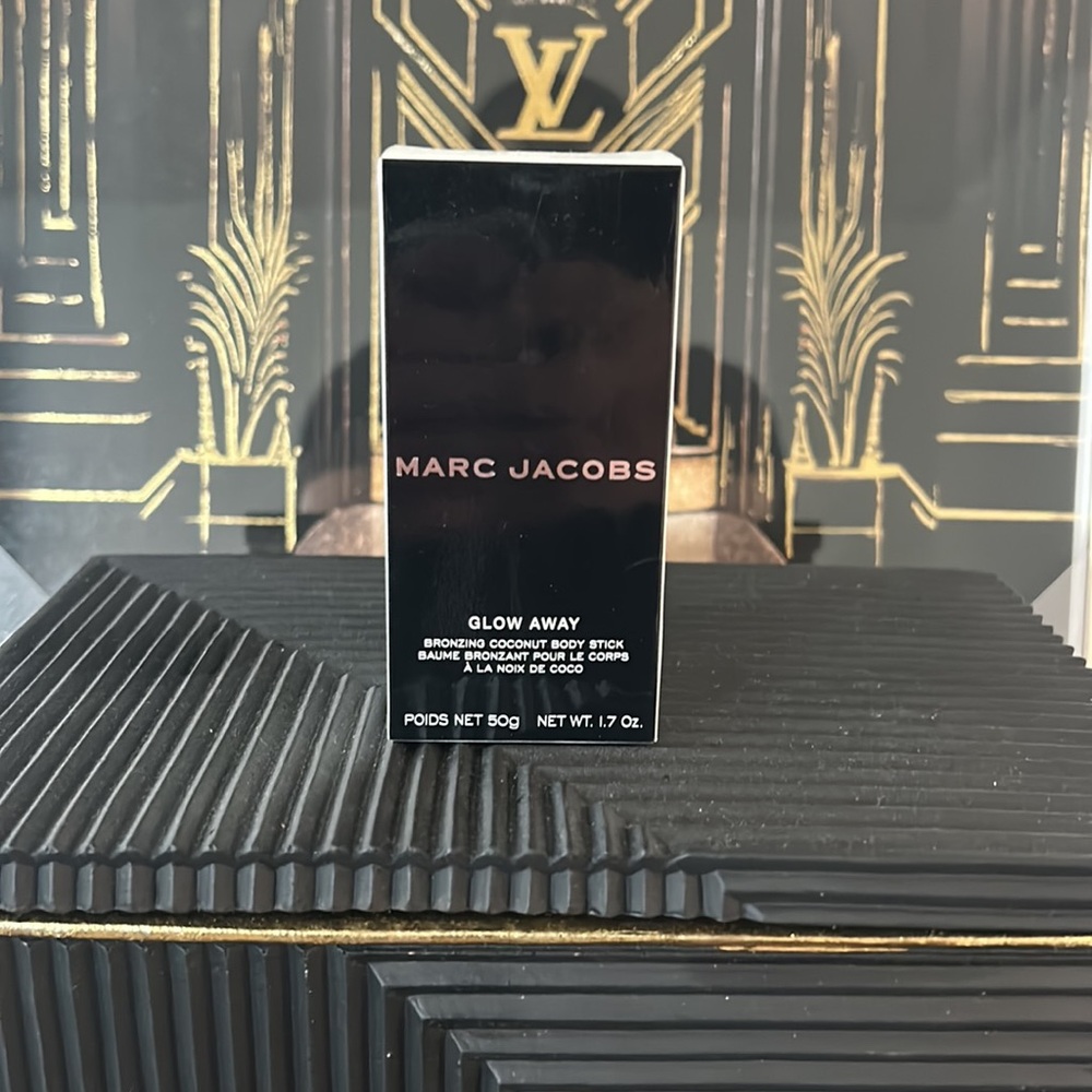 Marc Jacobs Glow Away Coconut Bronzing Stick in Tantastic 14.  New.  50g, 1.7oz - Picture 6 of 10